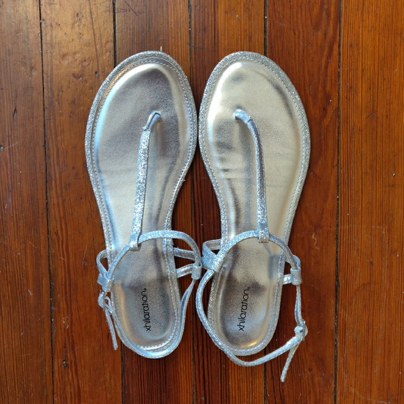 Xhilaration (Target) Silver Sparkly Sandals Size 8